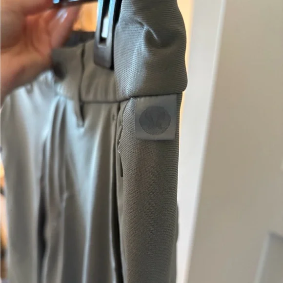 lululemon ABC pant in olive green - Picture 3 of 4